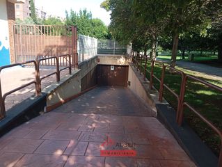 Parking voiture  Logroño - tirso de molina. Adser fincas presenta garaje en venta en zona estambrera