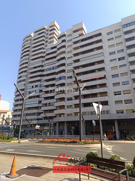 Foto 315df2b0-2b03-49a0-8197-9562d01f1bfd. Flat with heating parking in Gran Via Logroño