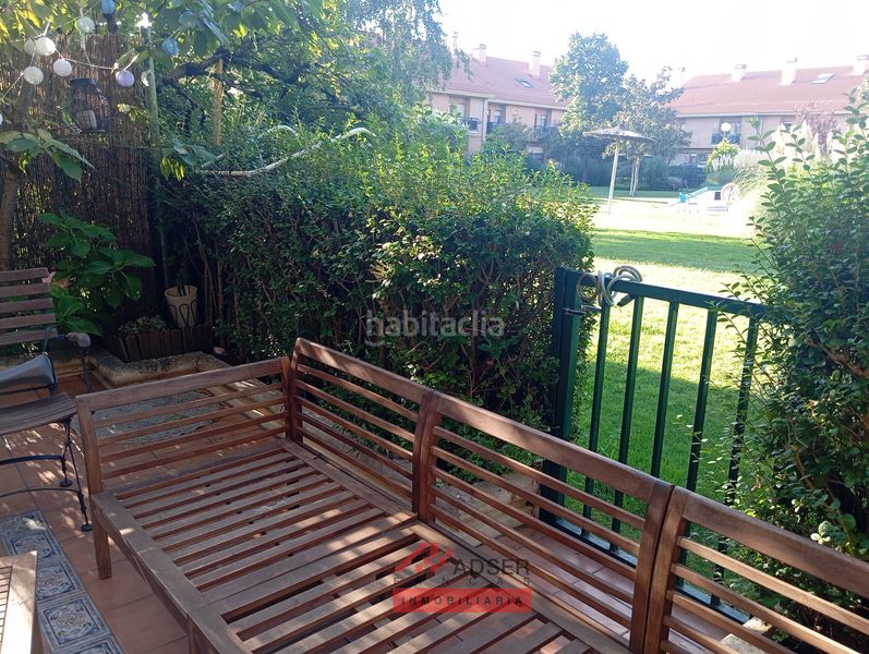 Foto b5a7e9b1-f4ed-426d-b567-74711da70eb3. Casa amb calefacció aparcament piscina a Lardero
