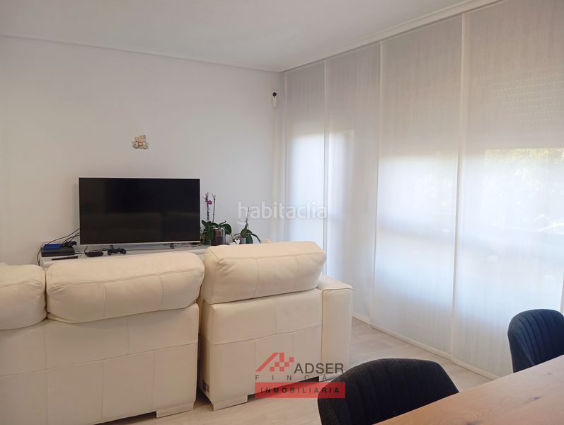 Foto f1003d0b-5ff9-4c21-a00b-c1ce01625083. Casa amb calefacció aparcament piscina a Lardero
