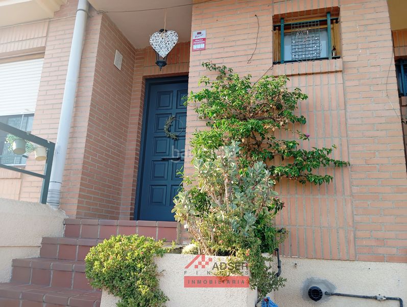 Foto fa84877f-553d-402b-a44f-c819b2358d9c. Casa amb calefacció aparcament piscina a Lardero