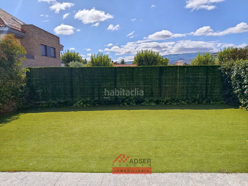 Foto 4096d841-ec99-4e9e-b9d9-4107618b1ebd. Casa aparellada amb calefacció aparcament piscina a Navarrete