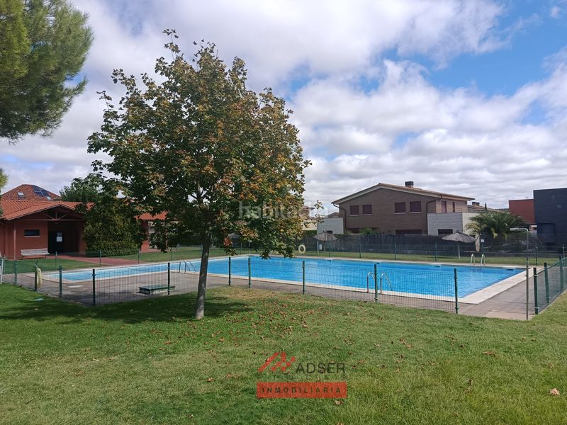 Foto b307f055-0c7c-405c-9f8f-af5a217e8948. Casa aparellada amb calefacció aparcament piscina a Navarrete