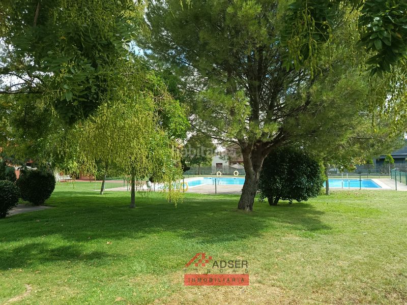 Foto c5aaa4e2-d156-4bcf-ad9a-85e6f7d5a05d. Casa aparellada amb calefacció aparcament piscina a Navarrete