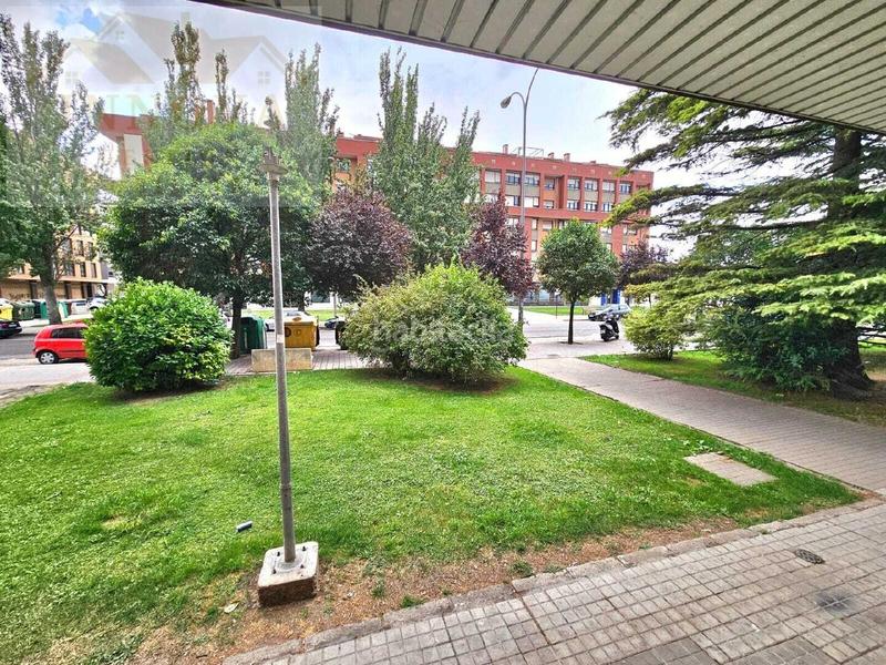 Foto d3fae251-2164-47cc-8b6a-10a84f5f2e34. Piso en Pan y Guindas Palencia