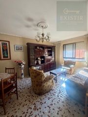 Etagenwohnung in San Pablo y Santa Marina