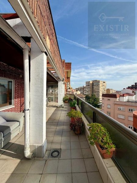 Foto ab61530c-2c1e-4b71-9359-b8770870b711. Àtic a Centro Palencia