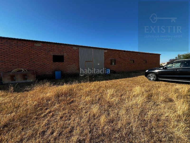 Foto d6067cfc-46d4-4417-9ae2-d4ac97246514. Nau industrial a Autillo de Campos