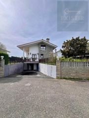 Chalet in Villagatón