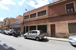Fabrikhalle in Calle calle de león