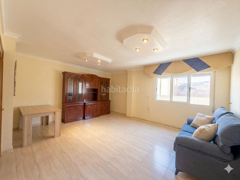 Foto bce8eb1c-95b2-48f8-b5c3-8e82a1eac46a. Rent flat with parking in Centro Elda