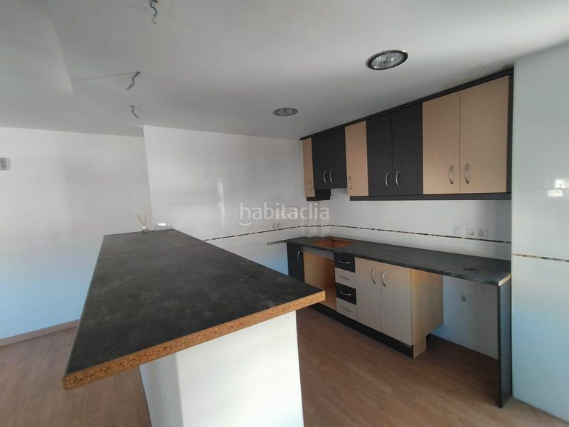 Foto 926803e2-76bf-4fea-84a3-25140f15e823. Appartamento in calle navas las 5 in Plaza Castelar - Mercado Central Elda