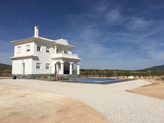 Xalet a Sax. Chalet de obra nueva totalmente personalizable