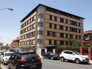 Pis  Camino bajo de huétor. Piso okupado procedente de entidad bancaria en granada