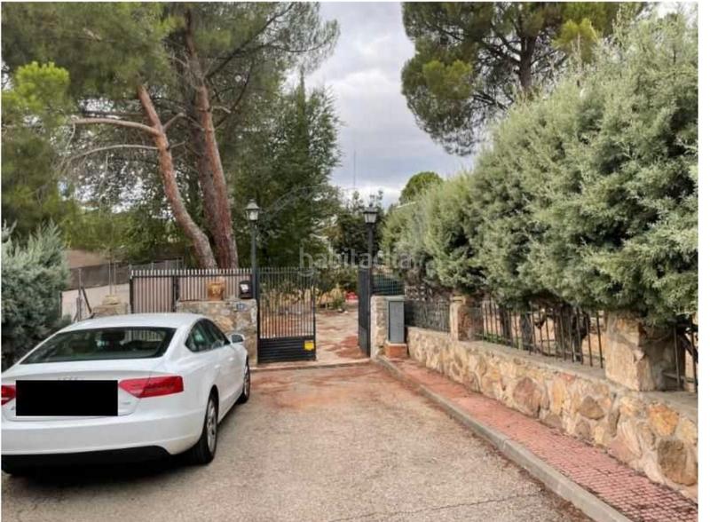 Foto 90f0e72c-eb98-429e-9f6c-60f9aa4e7cc1. Chalet  a reformar en Pelayos de la Presa