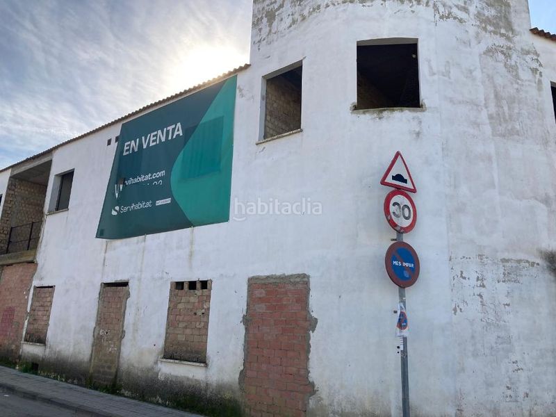 Foto e5bb8a6d-5962-492a-9422-43f1e10f12f8. Edifici a avenida de la libertad 1 a Paterna del Campo