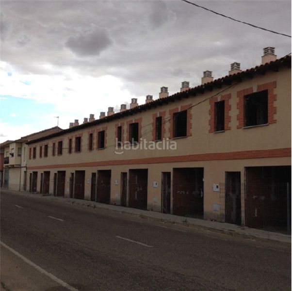 Foto 5cdef5cd-79ef-4f95-b559-423ca64423ef. Edifici a Villafáfila