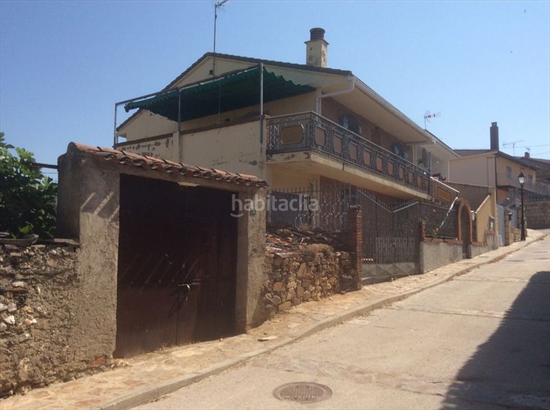 Foto 4bc6ba69-3b44-4653-a70b-f74a5d069f1b. Casa adossada amb aparcament a Robledillo de la Jara