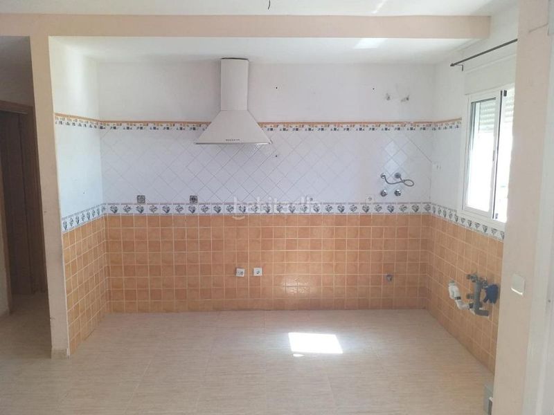 Foto 1c354724-3762-4597-879e-62e44e3cf3ef. Pis amb aparcament a Lepe