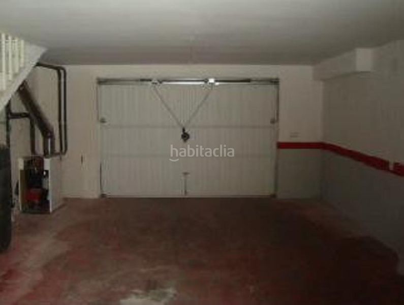 Foto 3ef92177-b6c9-4fda-bafa-2a974c53eff8. Casa adossada amb aparcament a Escalona