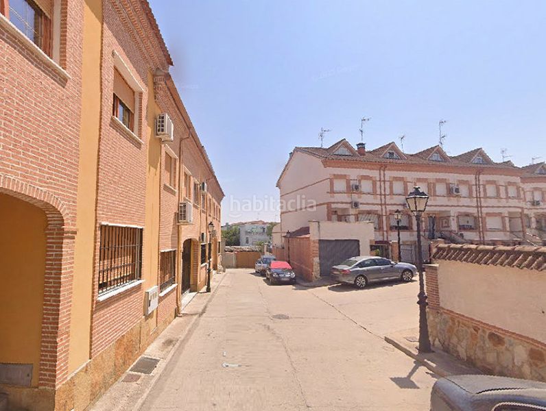Foto f7935969-2878-444f-9d59-84197fa0992c. Casa adossada amb aparcament a Escalona