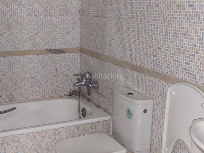 Foto 6a27b960-3084-4e4d-8fad-6c9221441809. Dúplex piso ocupado / sin posesión en Rocafonda Mataró