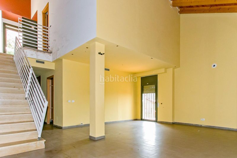 Foto 47d230cd-7b0d-4b82-912f-a9e24541dbe8. Edificio in Gelida