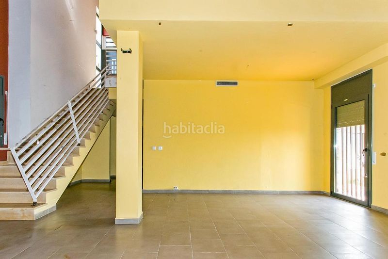 Foto 97c2d8cd-74c5-435c-8088-b3230ffdee9f. Edificio in Gelida