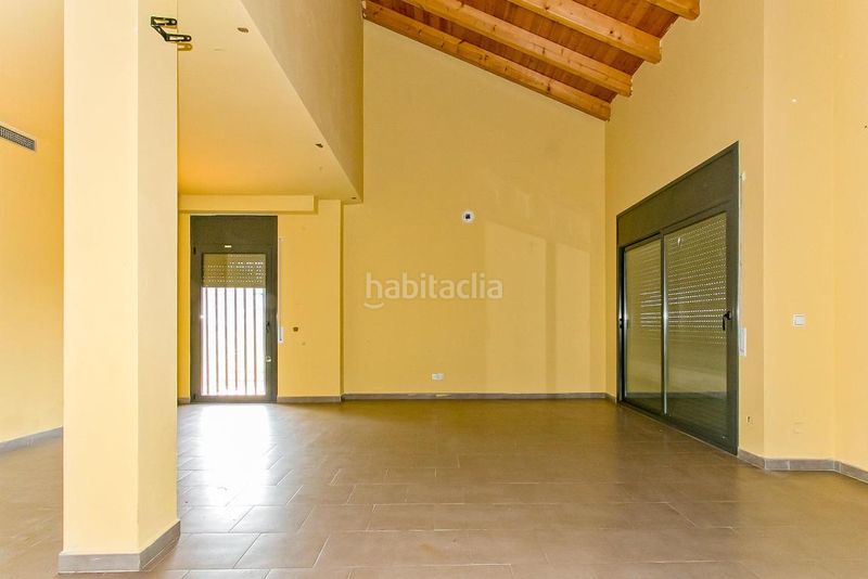 Foto fc66b069-e6c6-4cb6-8492-dc9ceec2f22b. Edificio in Gelida