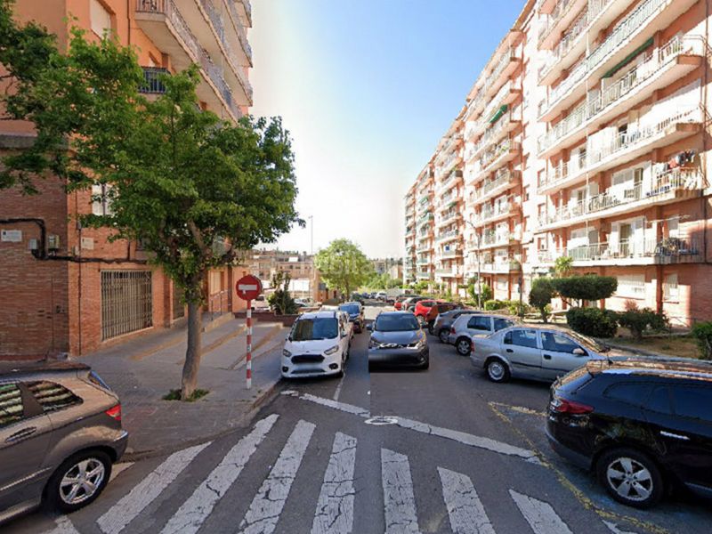 Foto 0c28138a-a8b9-4b97-8050-d75079054e4b. Pis a Parc Bosc-Castell Figueres