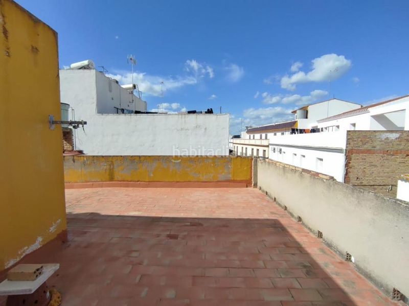 Foto 0a6b863f-0b1e-48df-a04c-f05a7253d45d. Casa amb aparcament a Cabezas de San Juan (Las)
