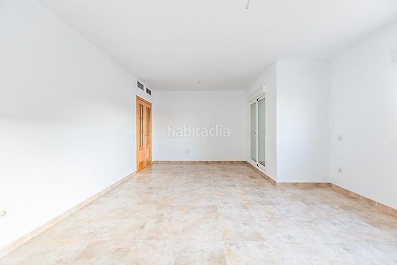 Foto 16b2d3a8-2dcc-4409-b65c-d2a1165cb1cd. Casa adossada amb aparcament a Plaza de la Luz Ejido (El)