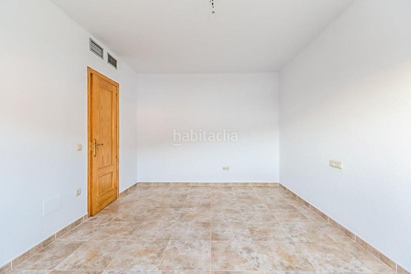 Foto 434fb7b3-d524-4976-b079-2ffbbeba1a78. Casa adossada amb aparcament a Plaza de la Luz Ejido (El)