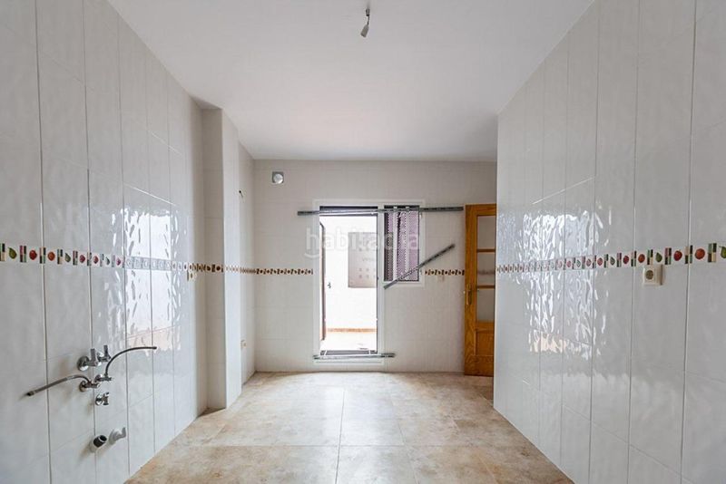 Foto 8d316897-2519-45b9-9064-ac452fd0ce8c. Casa adossada amb aparcament a Plaza de la Luz Ejido (El)