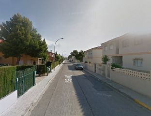 Casa a schiera in El Casalot. Casa adosada (ocupada/ sin posesión) en montroig, tarragona