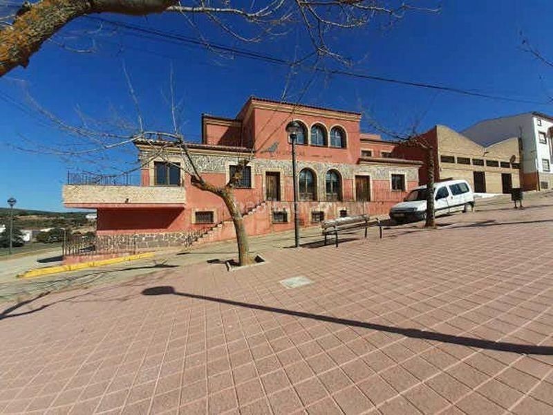 Foto 123c6c3d-422c-4aef-bd0c-fd09246cd88e. Edificio en calle rafael alberti 1 edificio hotelero en venta de los santos, jaén en Montizón