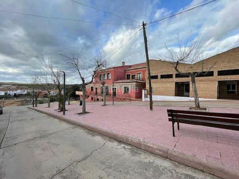 Foto 8147c424-c92f-4f9c-bb9c-b0155a44d4de. Edificio en calle rafael alberti 1 edificio hotelero en venta de los santos, jaén en Montizón