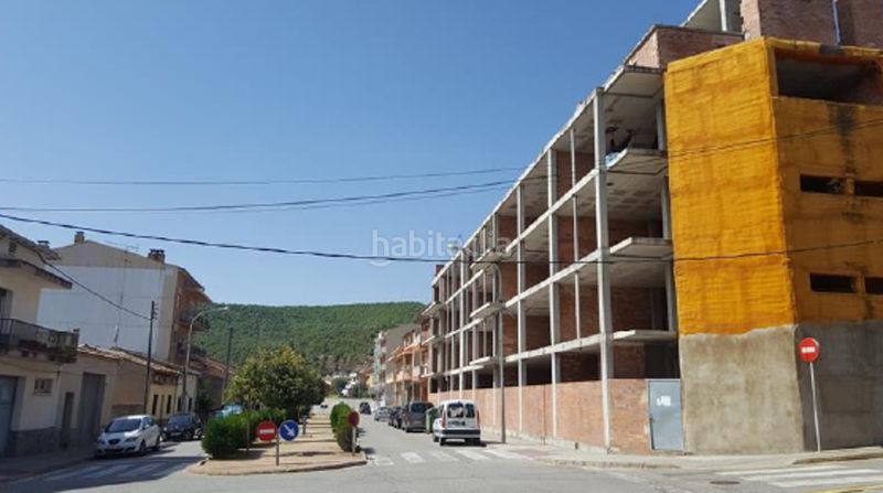 Foto 2d137ce2-27e7-4366-9e1d-23671f3b7063. Edificio in Castellnovo