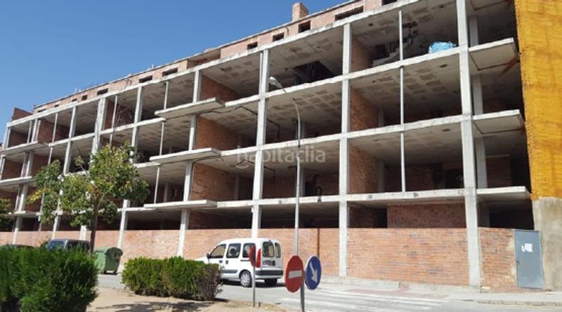 Foto 44637bff-2983-4b92-abf8-21155aad3b59. Edificio in Castellnovo