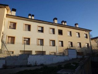 Building in Calle pilar alto 2. Edificio en venta en haro