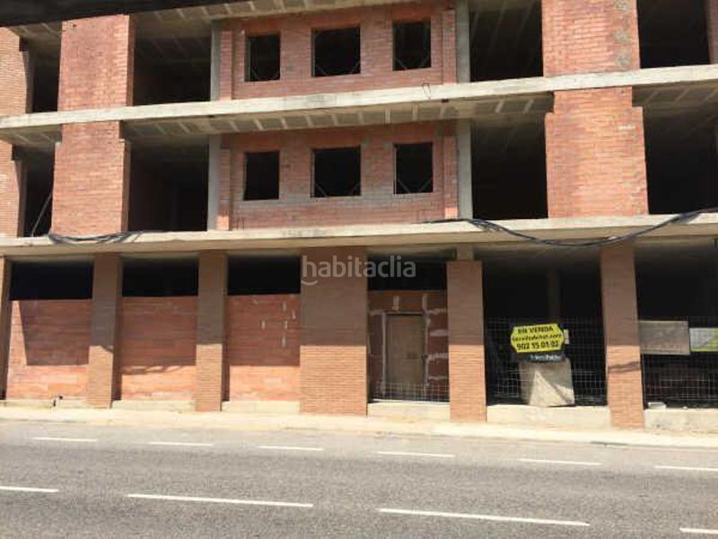 Foto 3fa51c93-d7ac-4a7b-9202-f870d033bd56. Edificio en avinguda 11 de setembre 95 edificio en obra parada en bellcaire d'urgell, lleida en Bellcaire d´Urgell