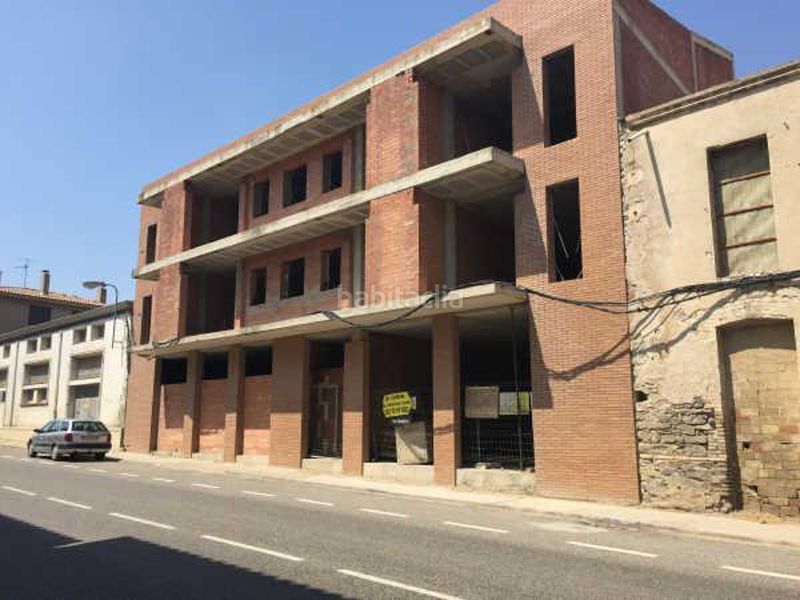 Foto e8f41f02-b37e-423c-8e42-a345789186da. Edificio en avinguda 11 de setembre 95 edificio en obra parada en bellcaire d'urgell, lleida en Bellcaire d´Urgell