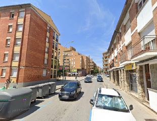 Pis  Carrer de raimon d'abadal. Piso ocupado procedente de entidad bancaria en vic