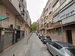 Flat  Carrer de camprodon. Piso ocupado procedente de entidad bancaria