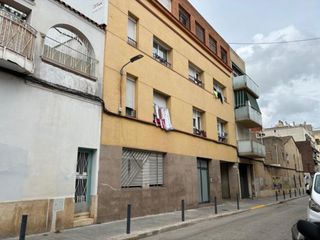 Pis  Carrer de watt. Piso ocupado procedente de entidad bancaria en terrassa