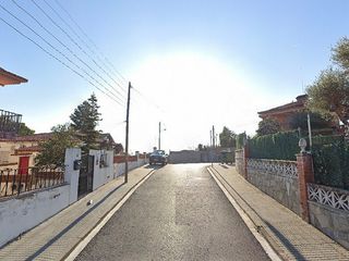 Chalet  Carrer de les flors. Chalet ocupado procedente de entidad bancaria