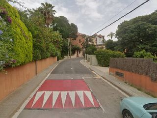 House  Passeig de les monges. Casa ocupada procedente de entidad bancaria