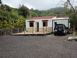 Fondo rustico in La Vega - El Amparo - Cueva del Viento. Finca rústica con vivienda en la vega, icod de los vinos