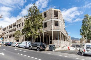 Gebäude  Avenida tomas cruz garcia. Edificio en obra parada para inversión en güimar