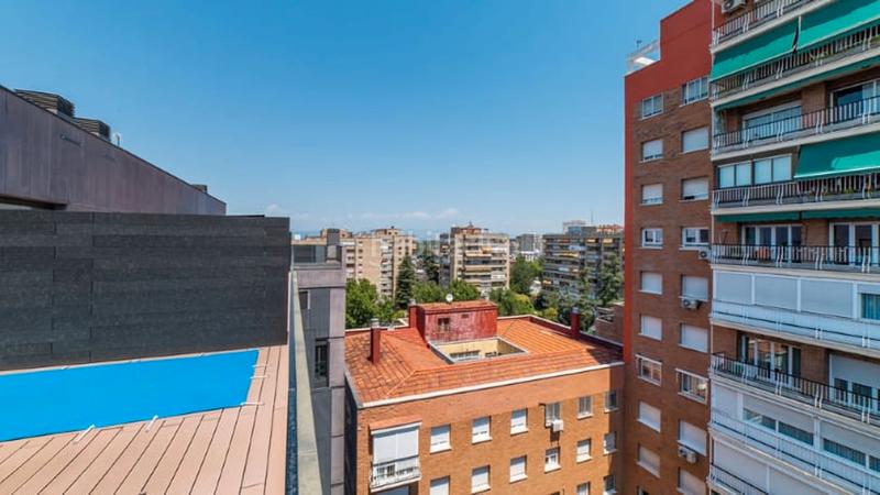 Foto 09cb3785-c562-4d5f-93d4-e762bee2ea35. Duplex in paseo de san francisco de sales 106 in Vallehermoso Madrid